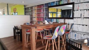 The Library, bistroul cu autoservire al magazinului Mobexpert din Pipera