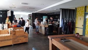 The Library, bistroul cu autoservire al magazinului Mobexpert din Pipera