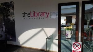The Library, bistroul cu autoservire al magazinului Mobexpert din Pipera