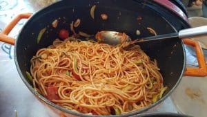 The Library, bistroul cu autoservire al magazinului Mobexpert din Pipera