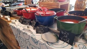 The Library, bistroul cu autoservire al magazinului Mobexpert din Pipera