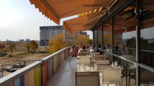 The Library, bistroul cu autoservire al magazinului Mobexpert din Pipera