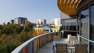 The Library, bistroul cu autoservire al magazinului Mobexpert din Pipera