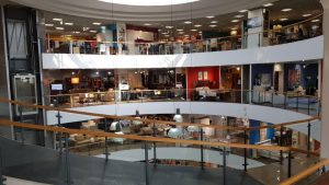 The Library (Mobexpert) - un restaurant child - friendly