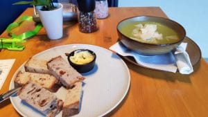 AVIDO, mic bistrou cu bucatarie urbana in Piata Floreasca din Bucuresti