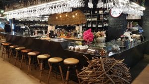 GastroLab, bucatarie ungureasca moderna in complexul Aviatorilor 8