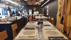 GastroLab, bucatarie ungureasca moderna in complexul Aviatorilor 8