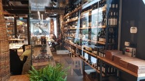 GastroLab, bucatarie ungureasca moderna in complexul Aviatorilor 8