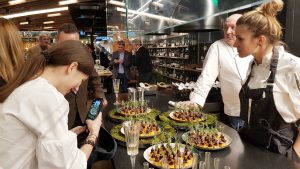 GastroLab, restaurant la Piata Victoriei din Bucuresti, la parterul caldirii de birouri Aviatorilor 8