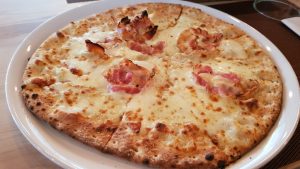 Pizza Leggera, ristorante italiano cu italian nepoliticos, ca sa scriu cu eufemisme