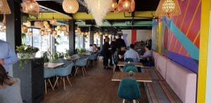 Aici, restaurant pe malul Dambovitei pe Splai langa Biblioteca Nationala