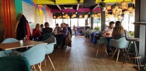 Aici, restaurant pe malul Dambovitei pe Splai langa Biblioteca Nationala