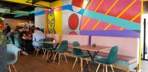 Aici, restaurant pe malul Dambovitei pe Splai langa Biblioteca Nationala