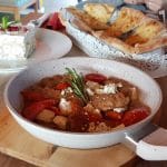 Aici, restaurant pe malul Dambovitei pe Splai langa Biblioteca Nationala