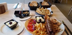 YASOU, restaurant cu bucatarie greceasca in foodcourt Piata Floreasca