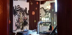 e... Varza Pub, local de rock si carnati in Marcel Iancu