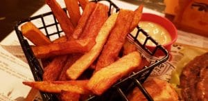 e... Varza Pub, local de rock si carnati in Marcel Iancu