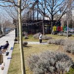 Aici, restaurant pe malul Dambovitei spre Biblioteca Nationala, pe Splaiul Unirii