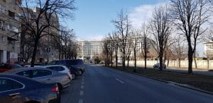 Calea 13 Septembrie cu Marriott si restaurantele sale, Allucinante si Catedrala