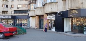 Calea 13 Septembrie cu Marriott si restaurantele sale, Allucinante si Catedrala