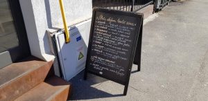 Crocant, mic bistrou si patiserie la Piata Romana din Bucuresti