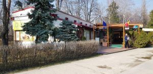 Meadows, restaurant multicuisine in Parcul Herastrau intrarea Kiseleff