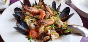 Meadows, restaurant multicuisine in Parcul Herastrau intrarea Kiseleff