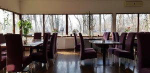 Meadows, restaurant multicuisine in Parcul Herastrau intrarea Kiseleff