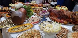 O cina romaneasca boiereasca la Locanta Jaristea pregatita de Kera Calita