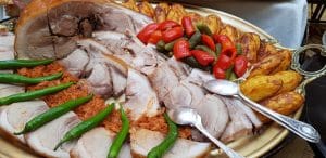 O cina romaneasca boiereasca la Locanta Jaristea pregatita de Kera Calita