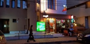 Casa Victor, hotel cu mic restaurant in Emanoil Porumbaru