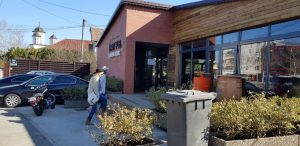 Gheorghe Ionescu Sisesti la beraria Draft Pub Tankeria Ursus