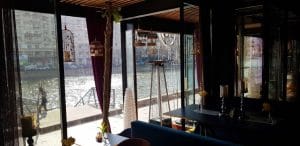 JO Lounge Bistro pe malul Dambovitei pe Splaiul Unirii la Biblioteca Nationala