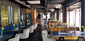 JO Lounge Bistro pe malul Dambovitei pe Splaiul Unirii la Biblioteca Nationala