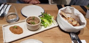 Casual bistro by Mega Image la Agora Floreasca