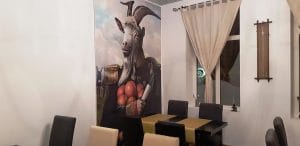 Politica & Delicateturi, restaurantul romanesc al lui Mircea Dinescu la Piata Traian