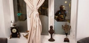 Politica & Delicateturi, restaurantul romanesc al lui Mircea Dinescu la Piata Traian