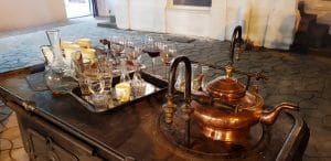 Politica & Delicateturi, restaurantul romanesc al lui Mircea Dinescu la Piata Traian