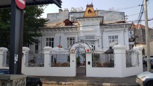 Politică și Delicatețuri, un restaurant al lui Mircea Dinescu