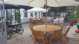 Politică și Delicatețuri, un restaurant al lui Mircea Dinescu