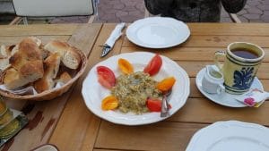 Politica si Delicateturi, un restaurant al lui Mircea Dinescu