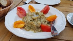 Politica si Delicateturi, un restaurant al lui Mircea Dinescu