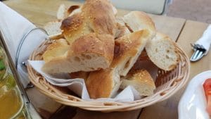 Politica si Delicateturi, un restaurant al lui Mircea Dinescu