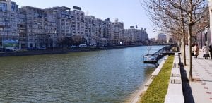 Restaurantele de pe Splaiul Unirii pe malul Dambovitei la Biblioteca Nationala