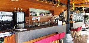 The Dock by The Embassy restaurant pe malul Dambovitei pe Splaiul Unirii