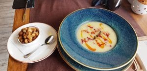 The Dock by The Embassy restaurant pe malul Dambovitei pe Splaiul Unirii