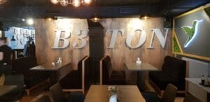 Restaurant cu cele mai frumoase chelnerite