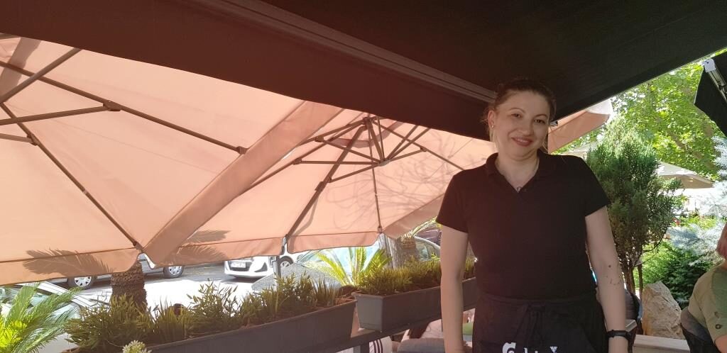 B3ton Beton restaurant la Piata Libertatii Parcul Carol B3ton Beton restaurant la Piata Libertatii Parcul Carol