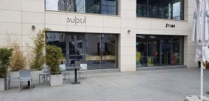 Decadance, restaurant in complexul de business The Landmark