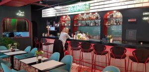 Decadance, restaurant in complexul de business The Landmark